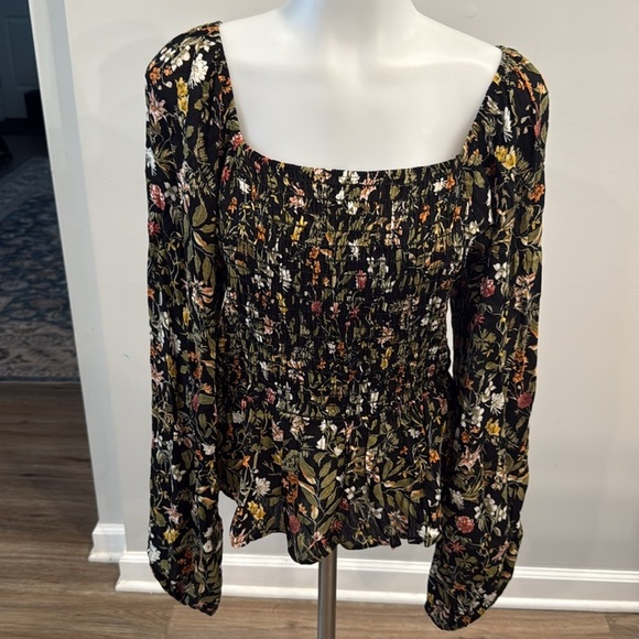 White Birch Small Black and Orange Smocked Fitted Blouse - Picture 4 of 7